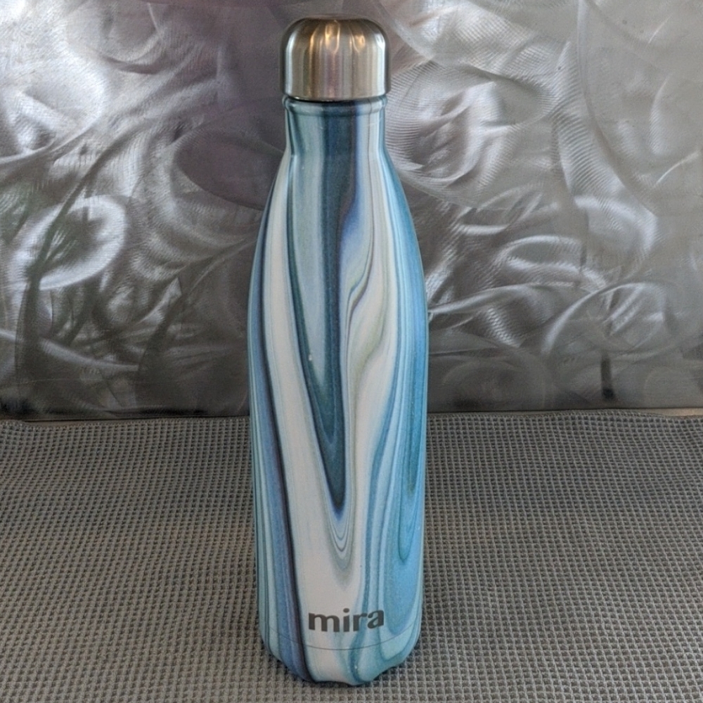 Mira 25 oz vacuum insulated water bottle